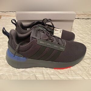 Racer TR21 from Adidas size 9 1/2 in Mens NEw with tags no box